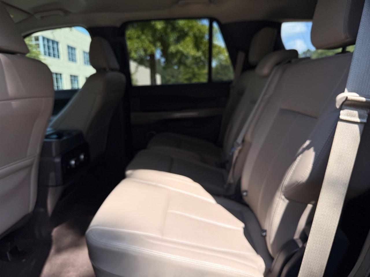 Ford Expedition photo 37