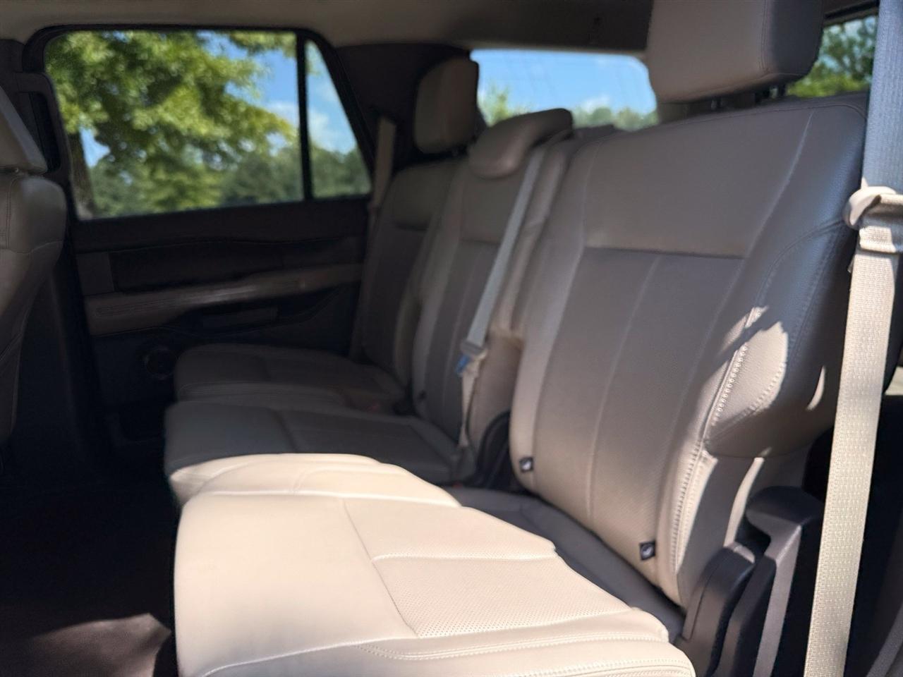 Ford Expedition photo 39