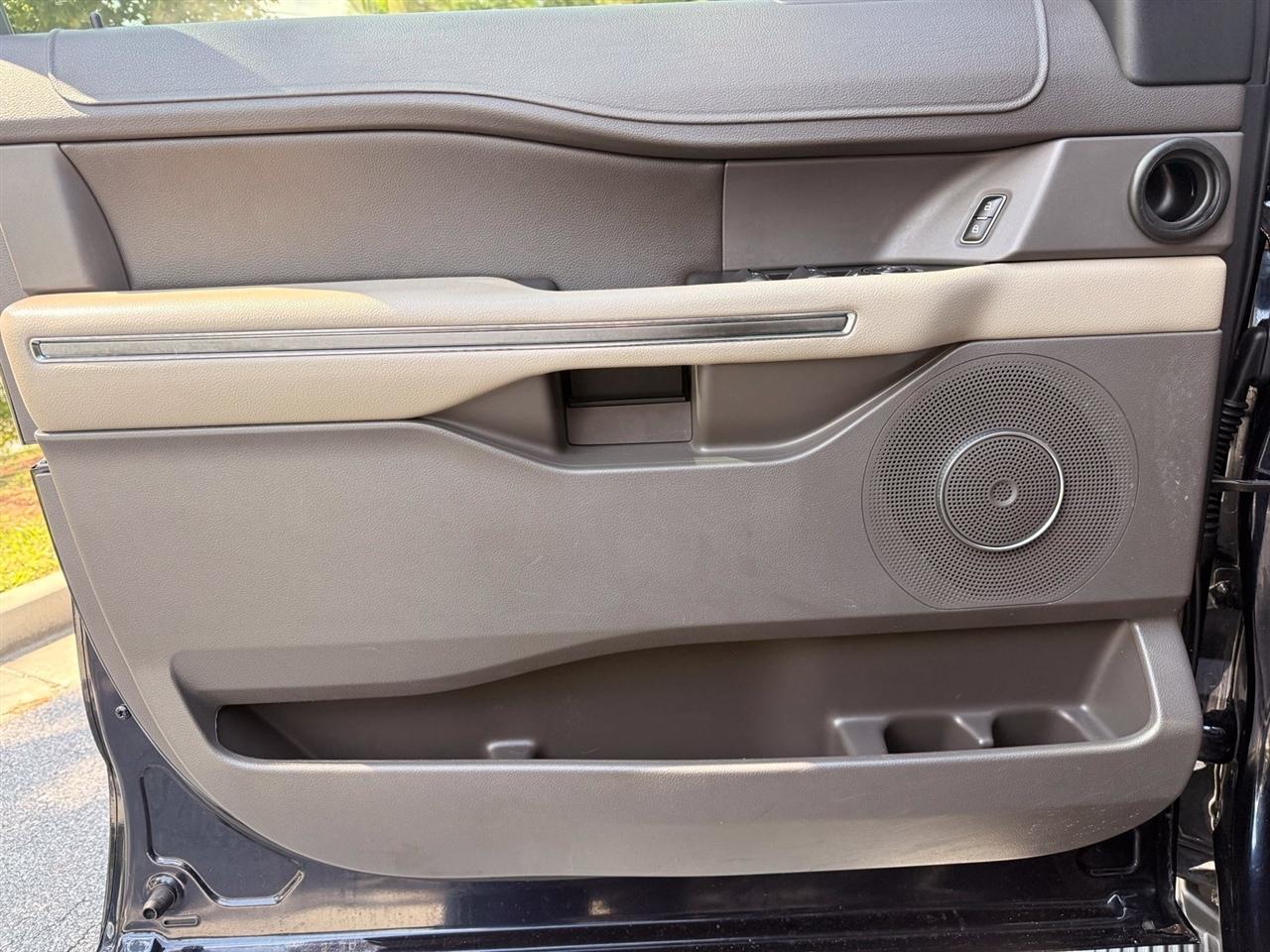 Ford Expedition photo 43