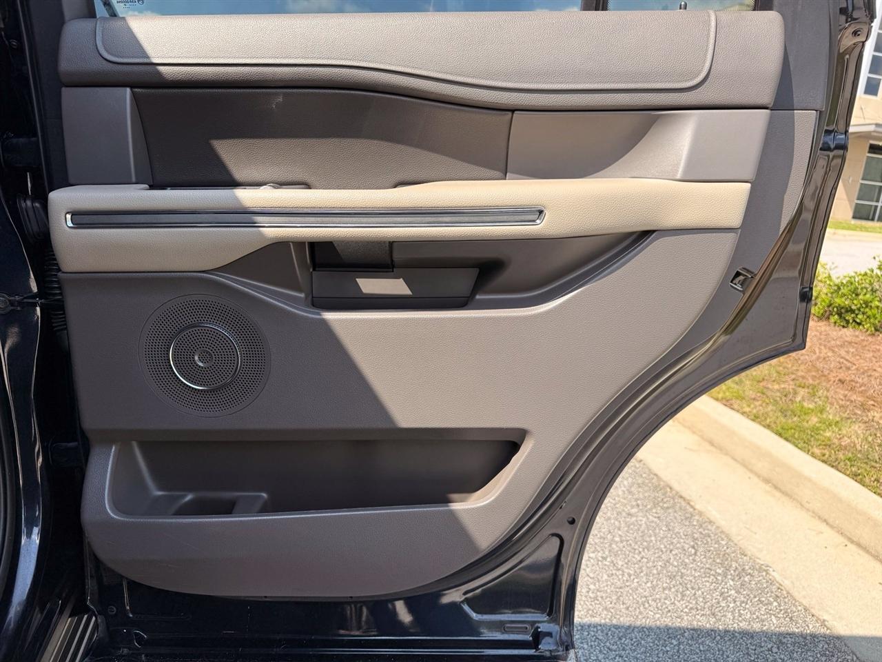 Ford Expedition photo 46