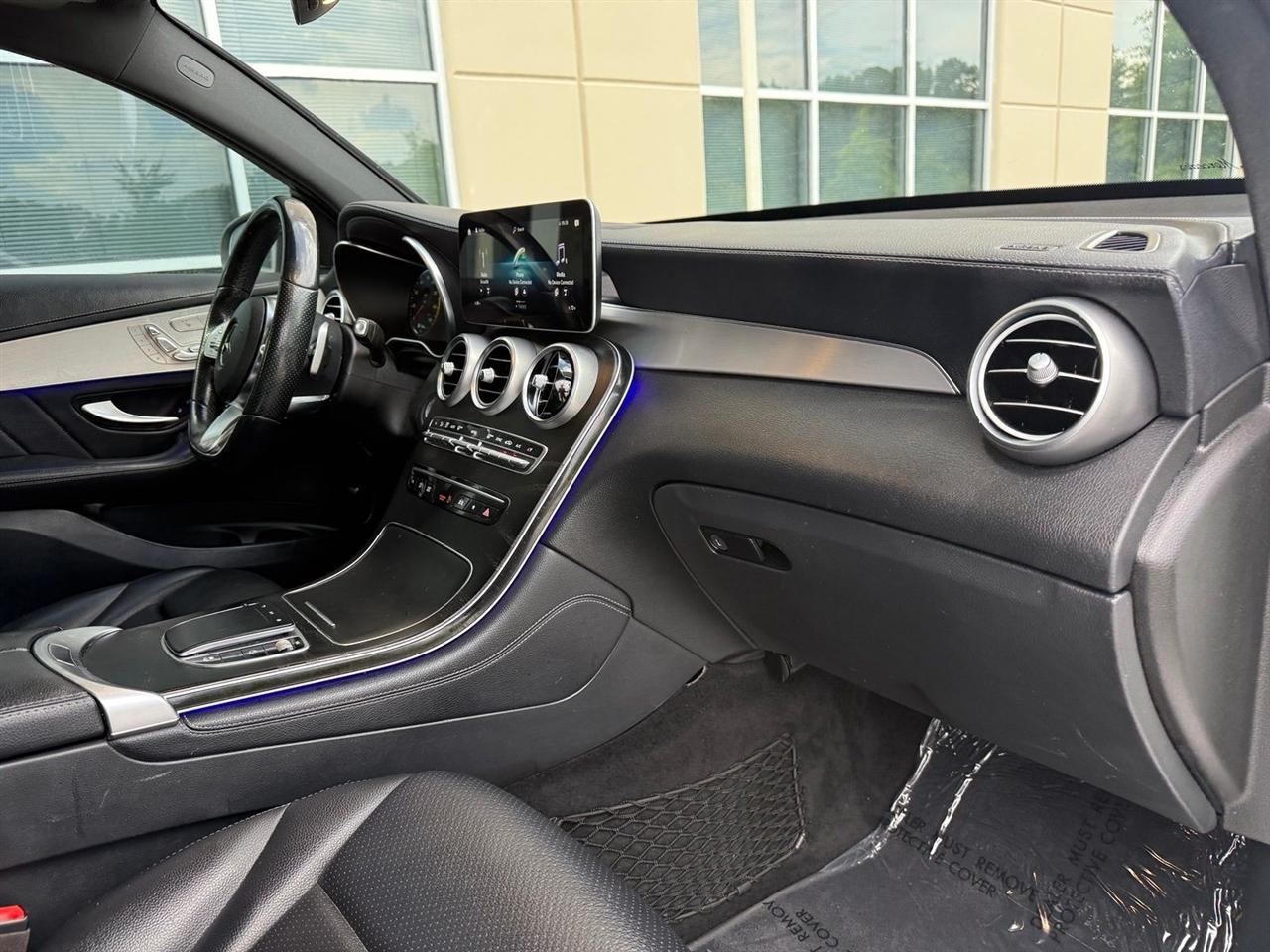 Mercedes-Benz GLC  2020