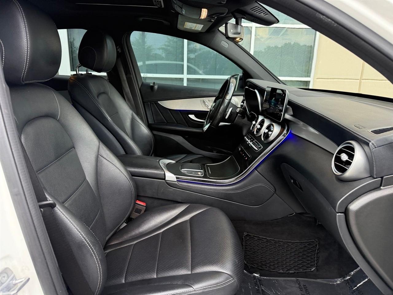 Mercedes-Benz GLC  2020