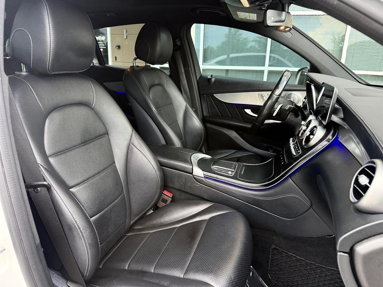 Mercedes-Benz GLC  2020