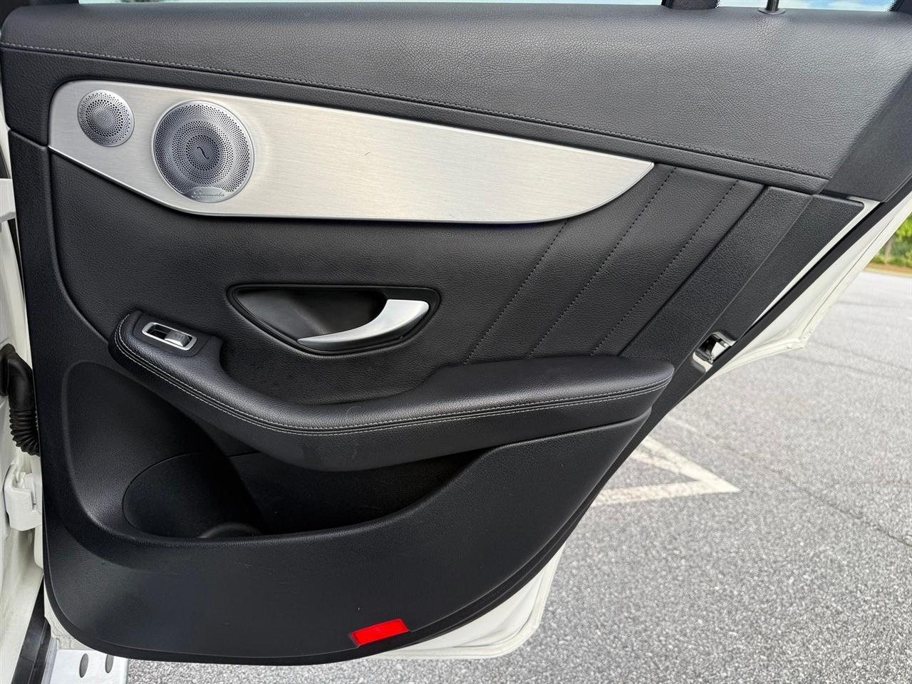 Mercedes-Benz GLC  2020