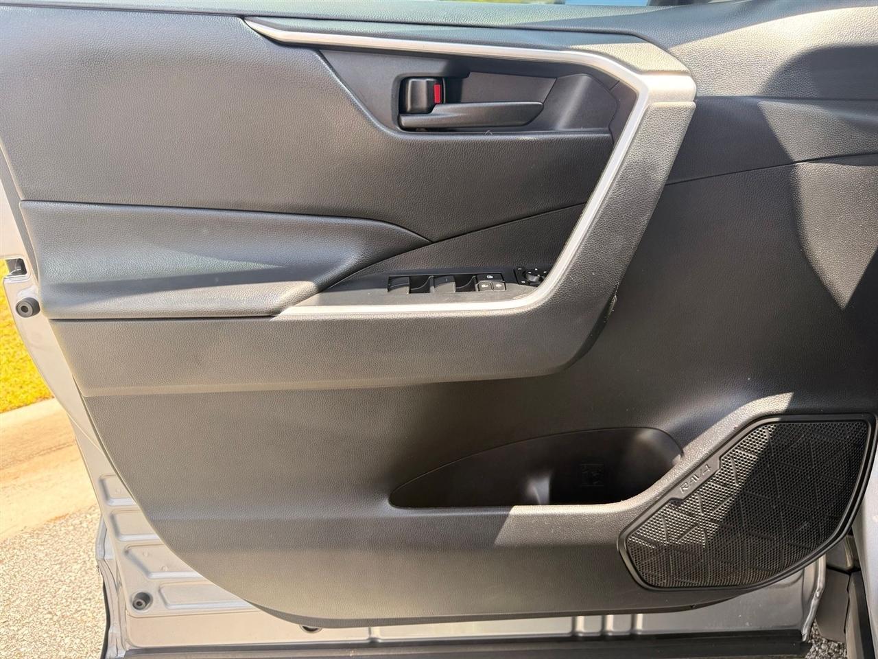 Toyota RAV4  2021