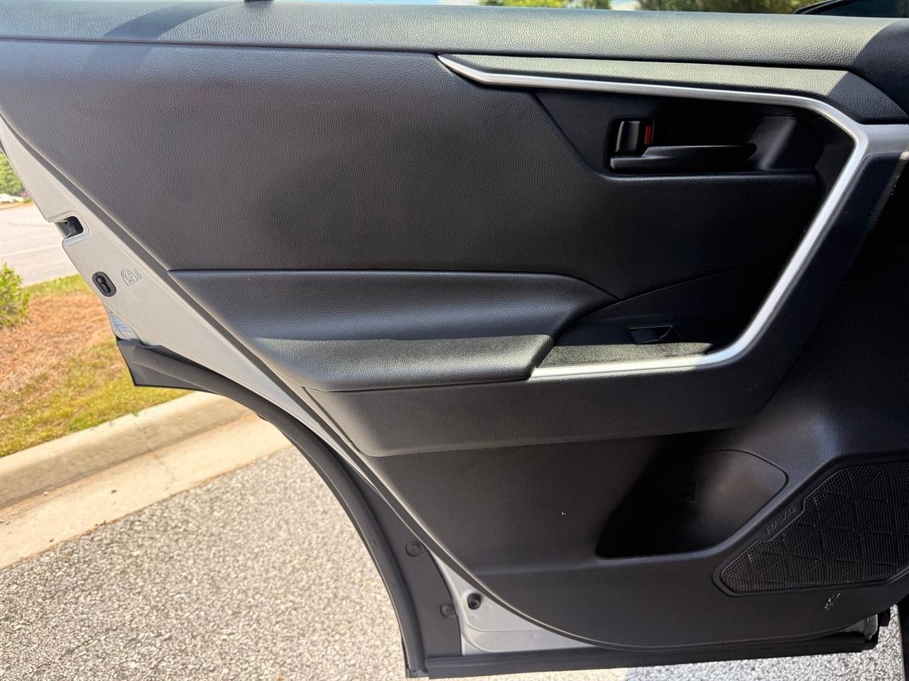 Toyota RAV4  2021