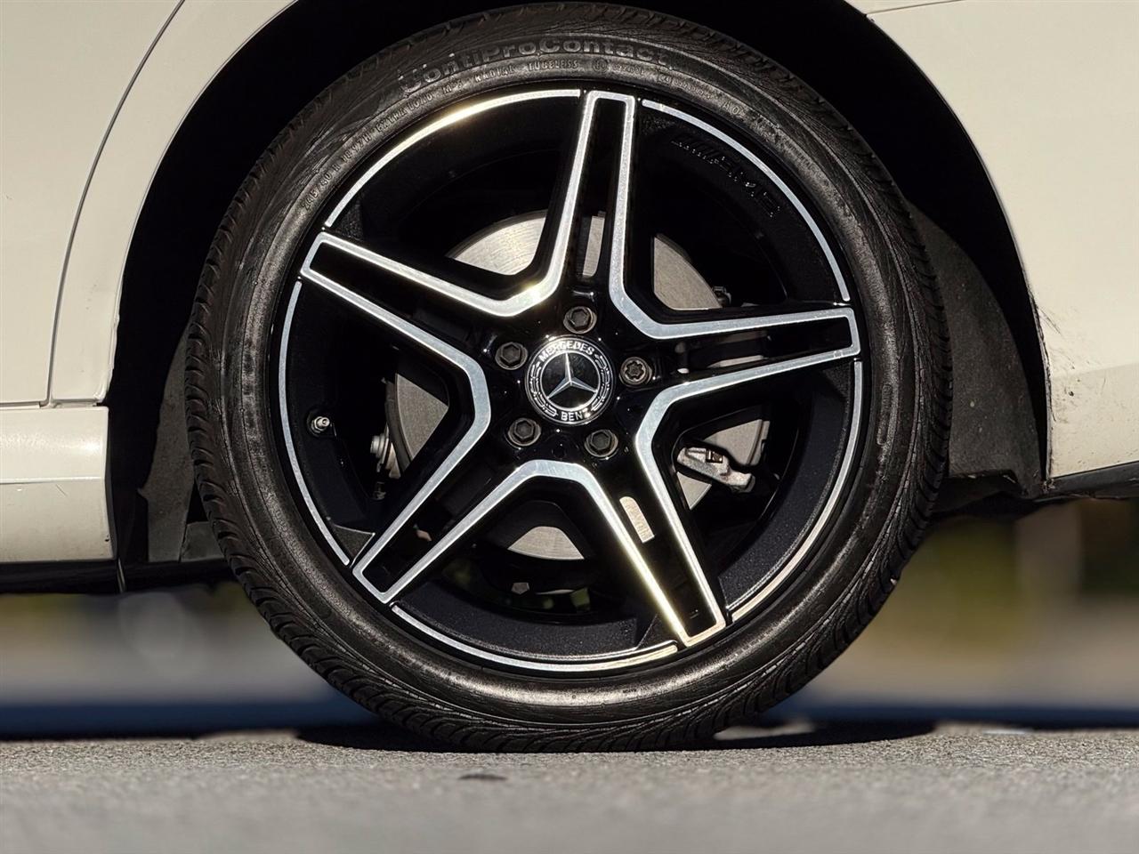 Mercedes-Benz E-Class  2022