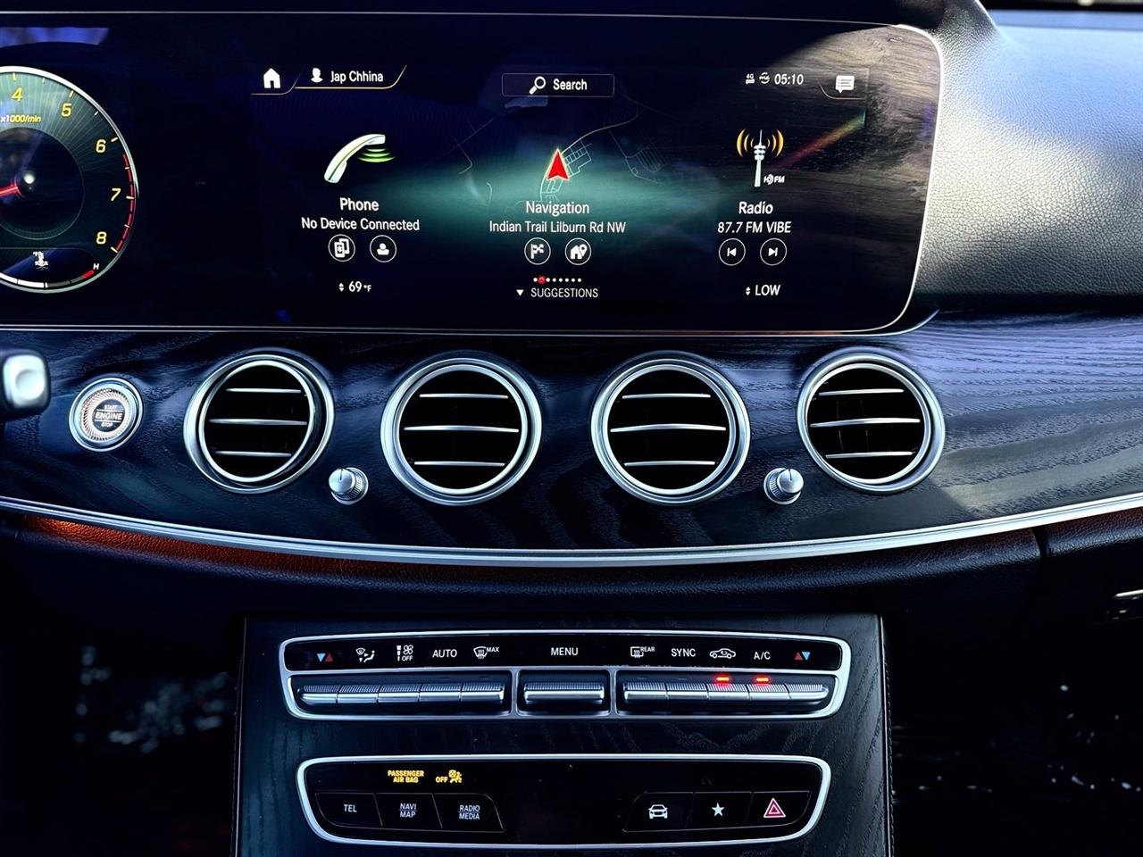 Mercedes-Benz E-Class  2022