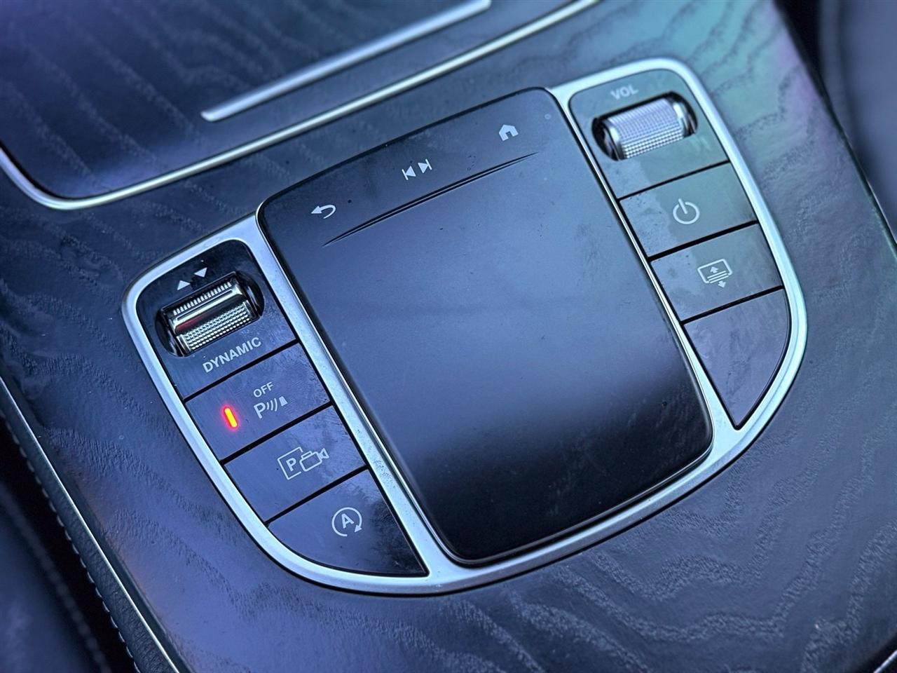Mercedes-Benz E-Class  2022