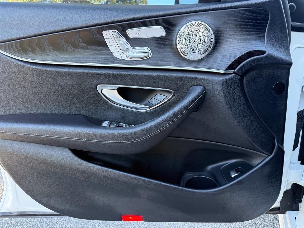 Mercedes-Benz E-Class  2022