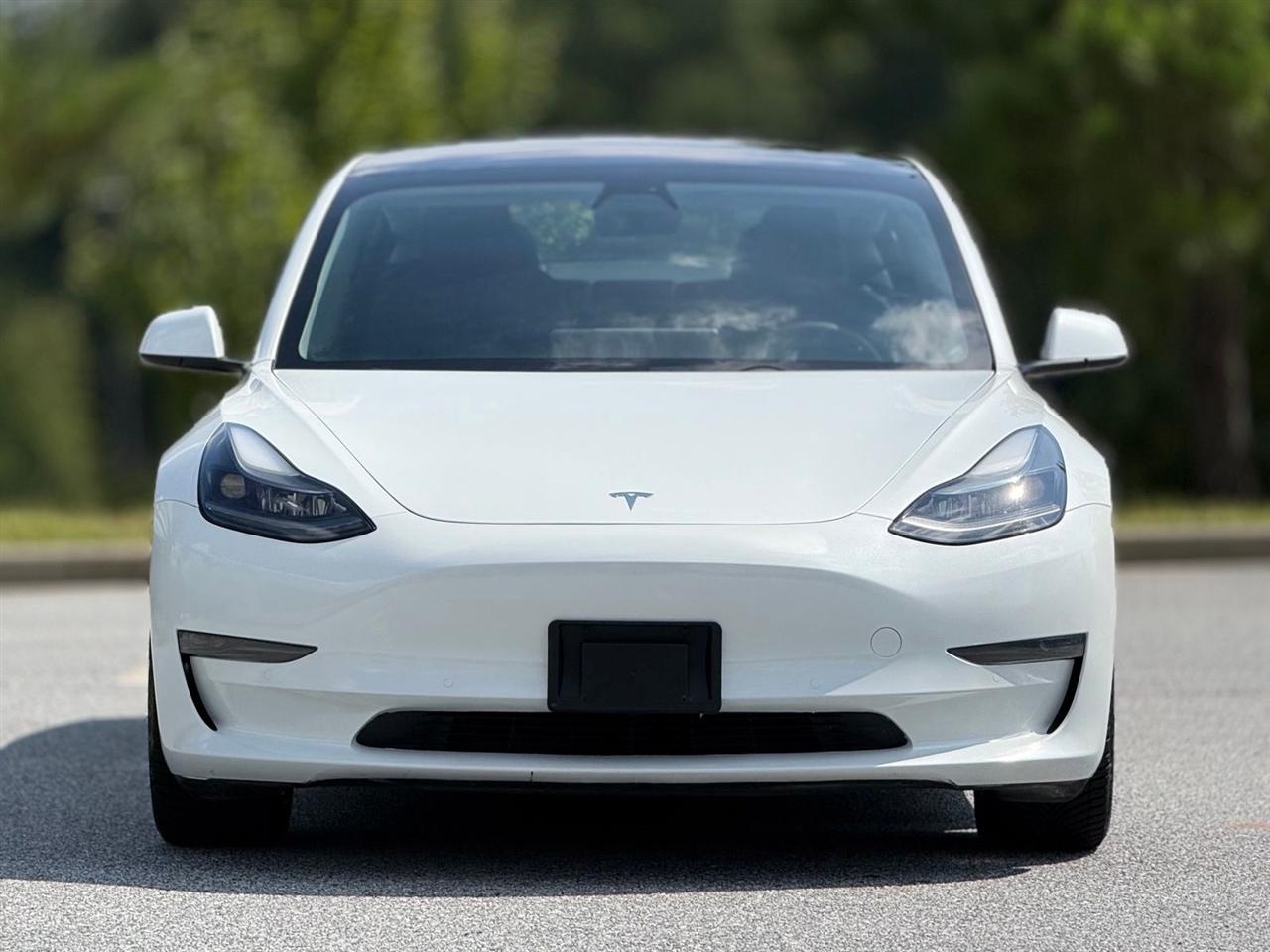 Tesla Model 3  2021