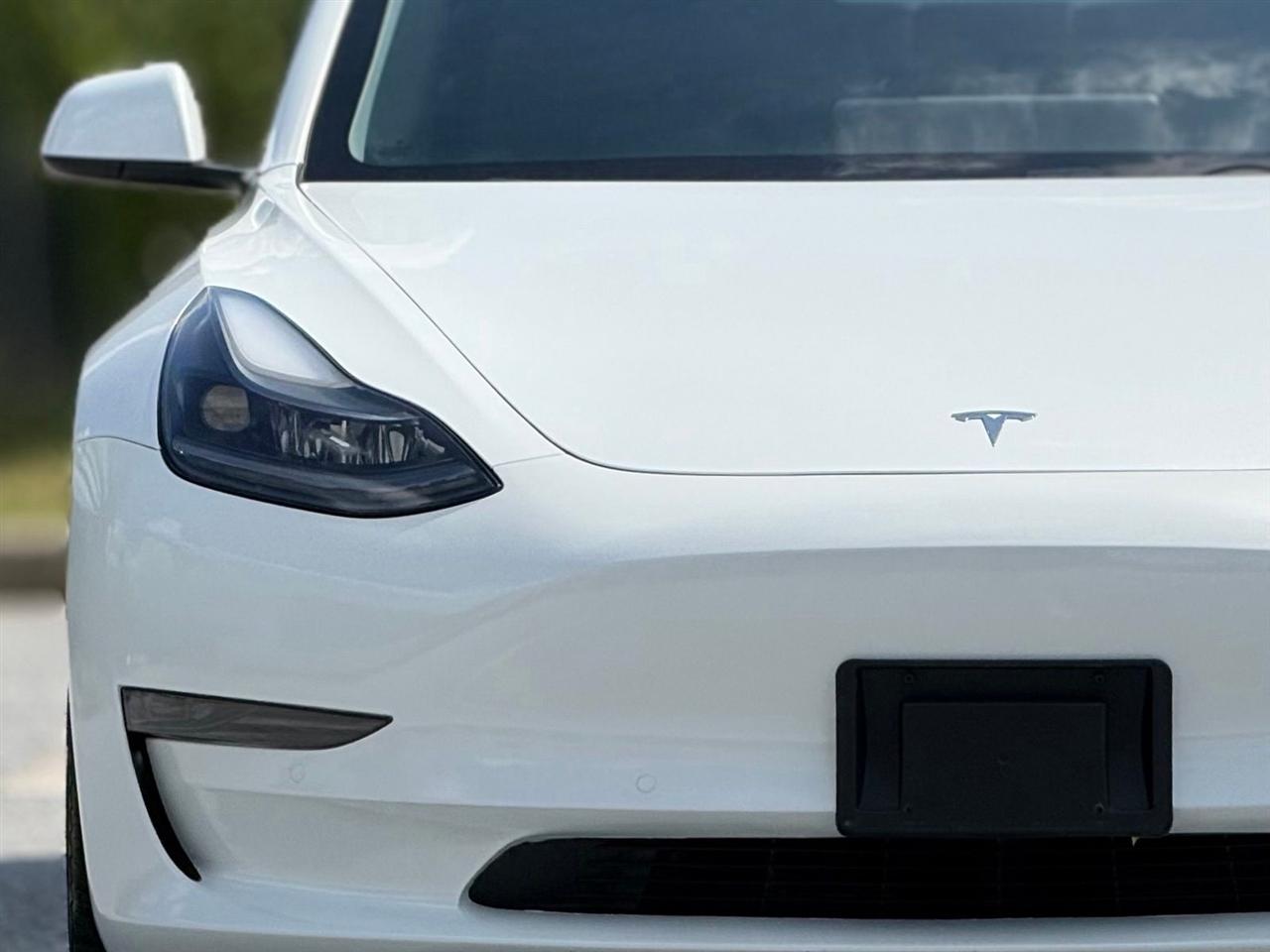 Tesla Model 3  2021