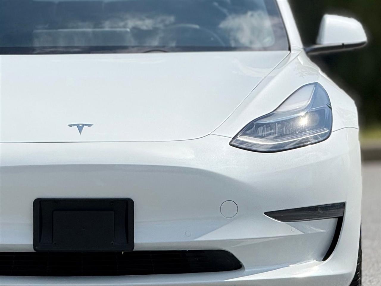 Tesla Model 3  2021