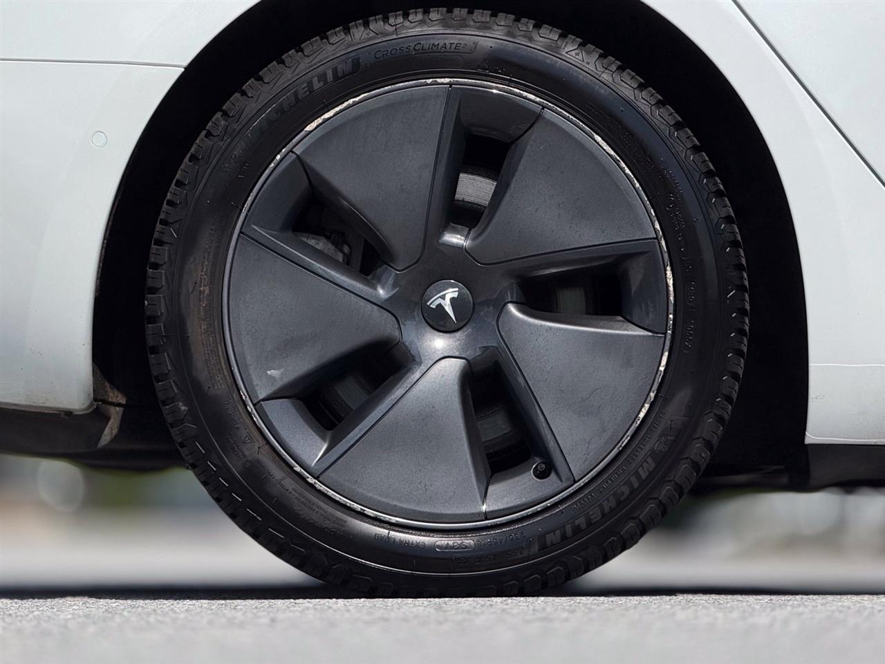 Tesla Model 3  2021