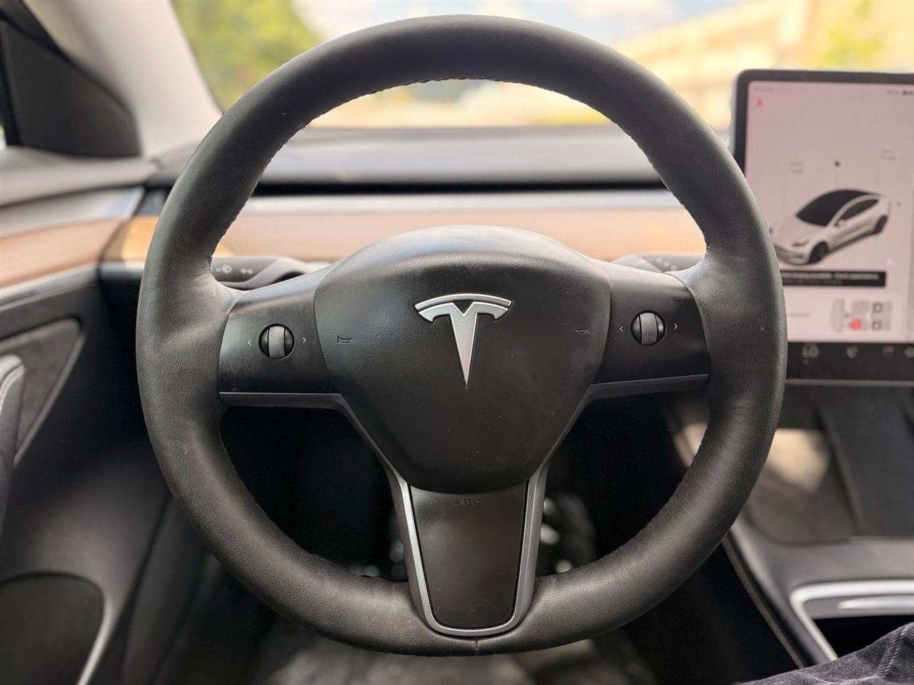 Tesla Model 3  2021