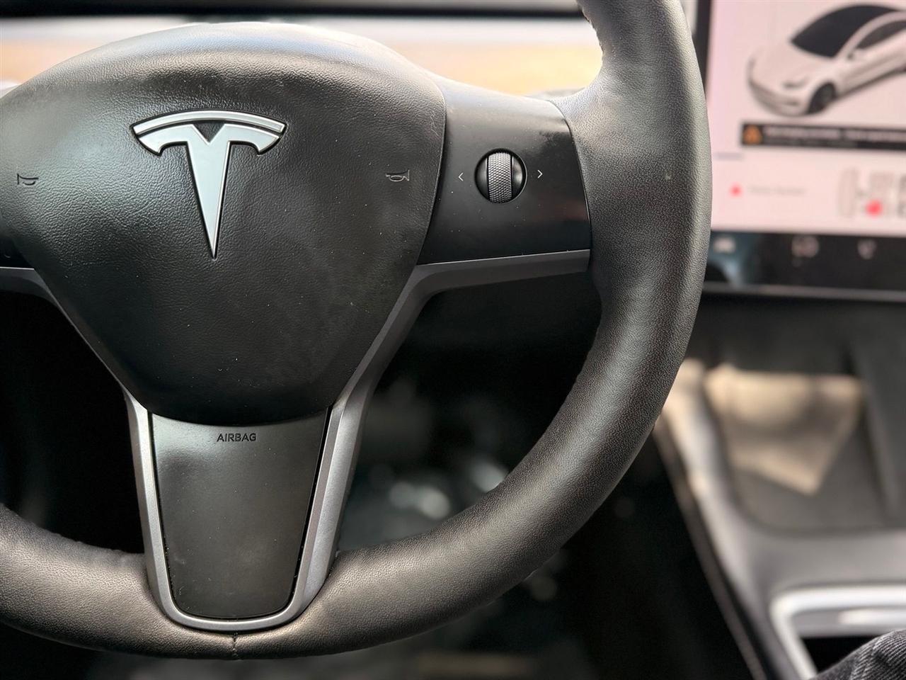 Tesla Model 3  2021