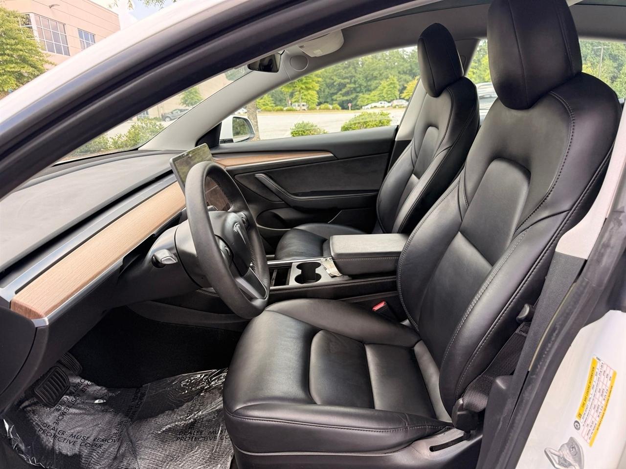 Tesla Model 3  2021