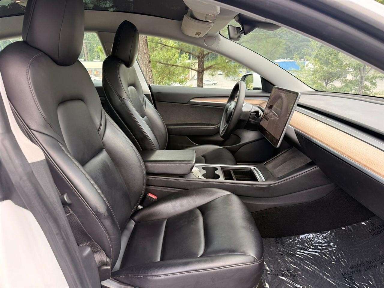 Tesla Model 3  2021