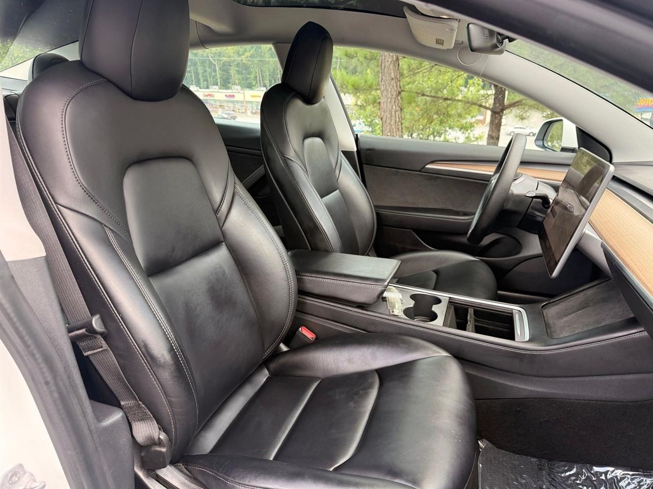 Tesla Model 3  2021