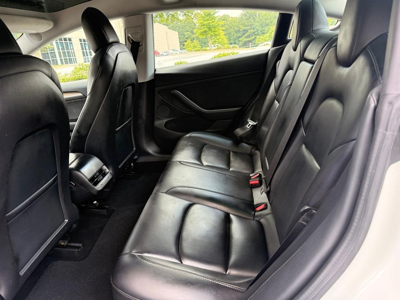 Tesla Model 3  2021