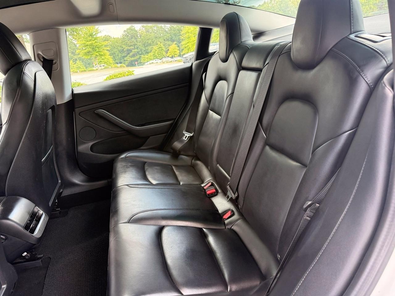 Tesla Model 3  2021