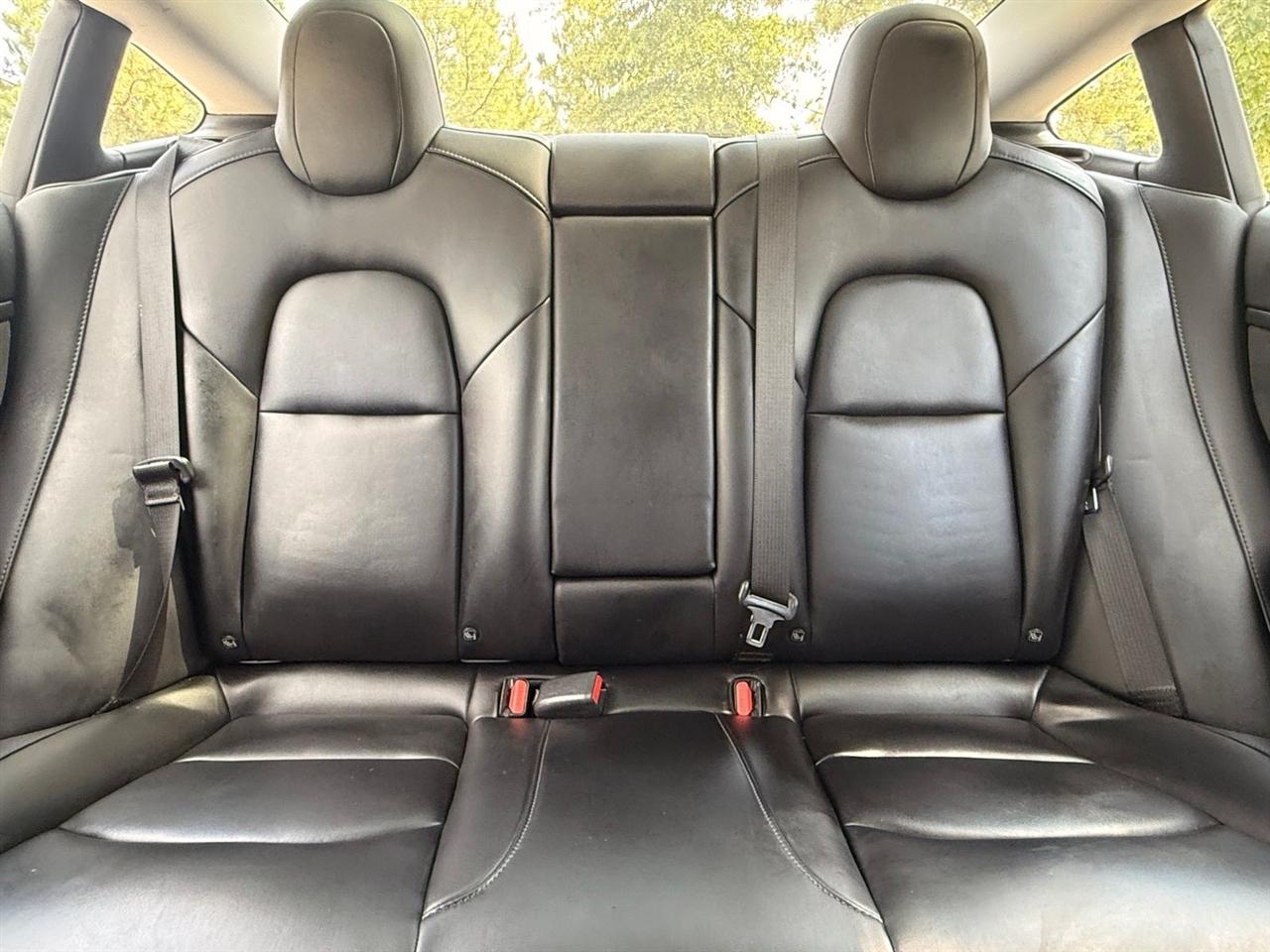Tesla Model 3  2021