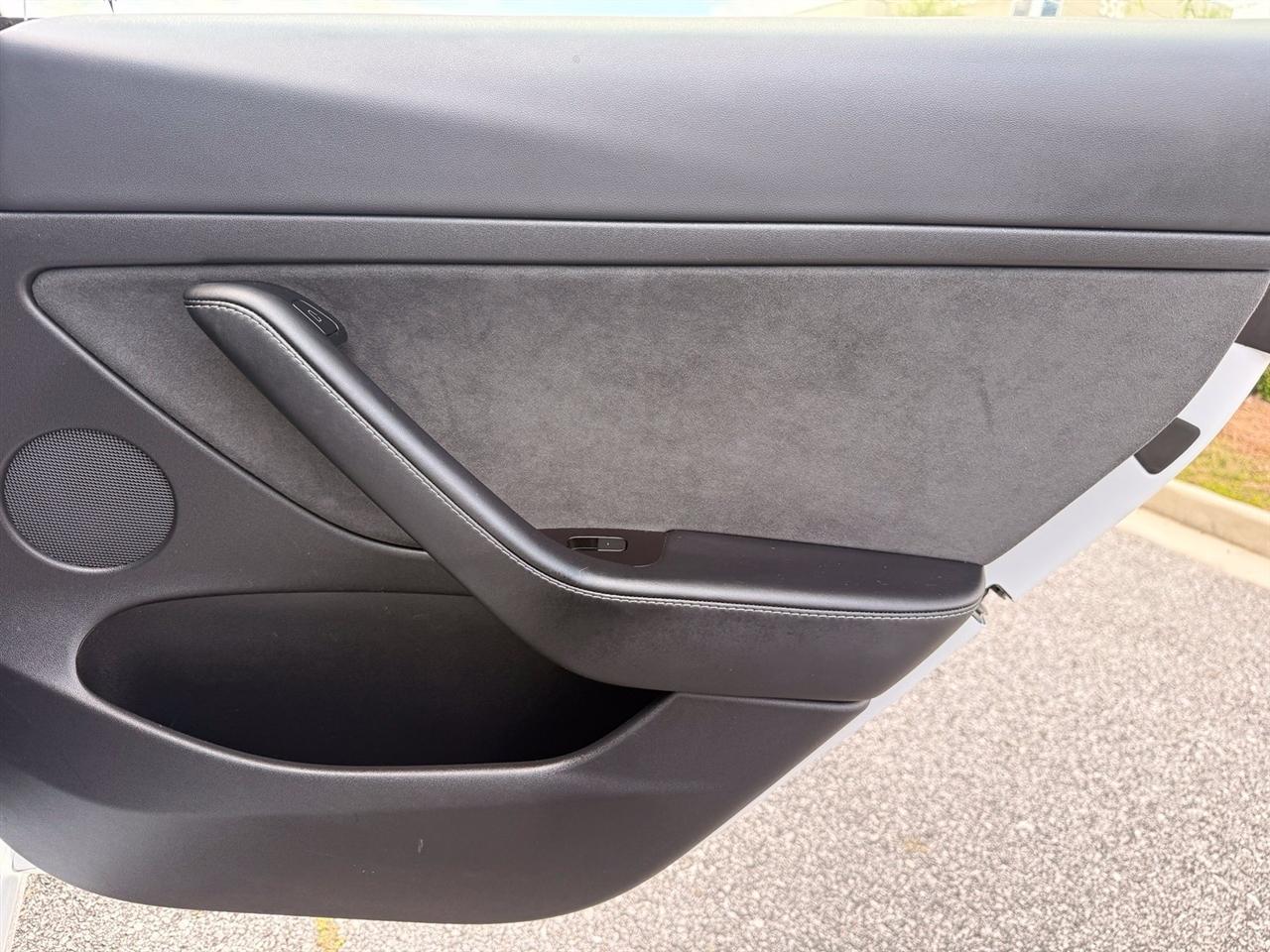 Tesla Model 3  2021