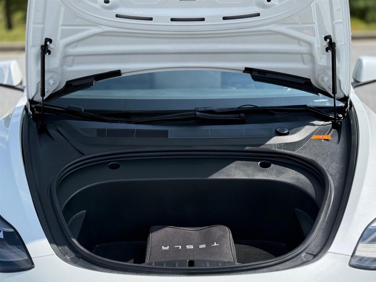 Tesla Model 3  2021