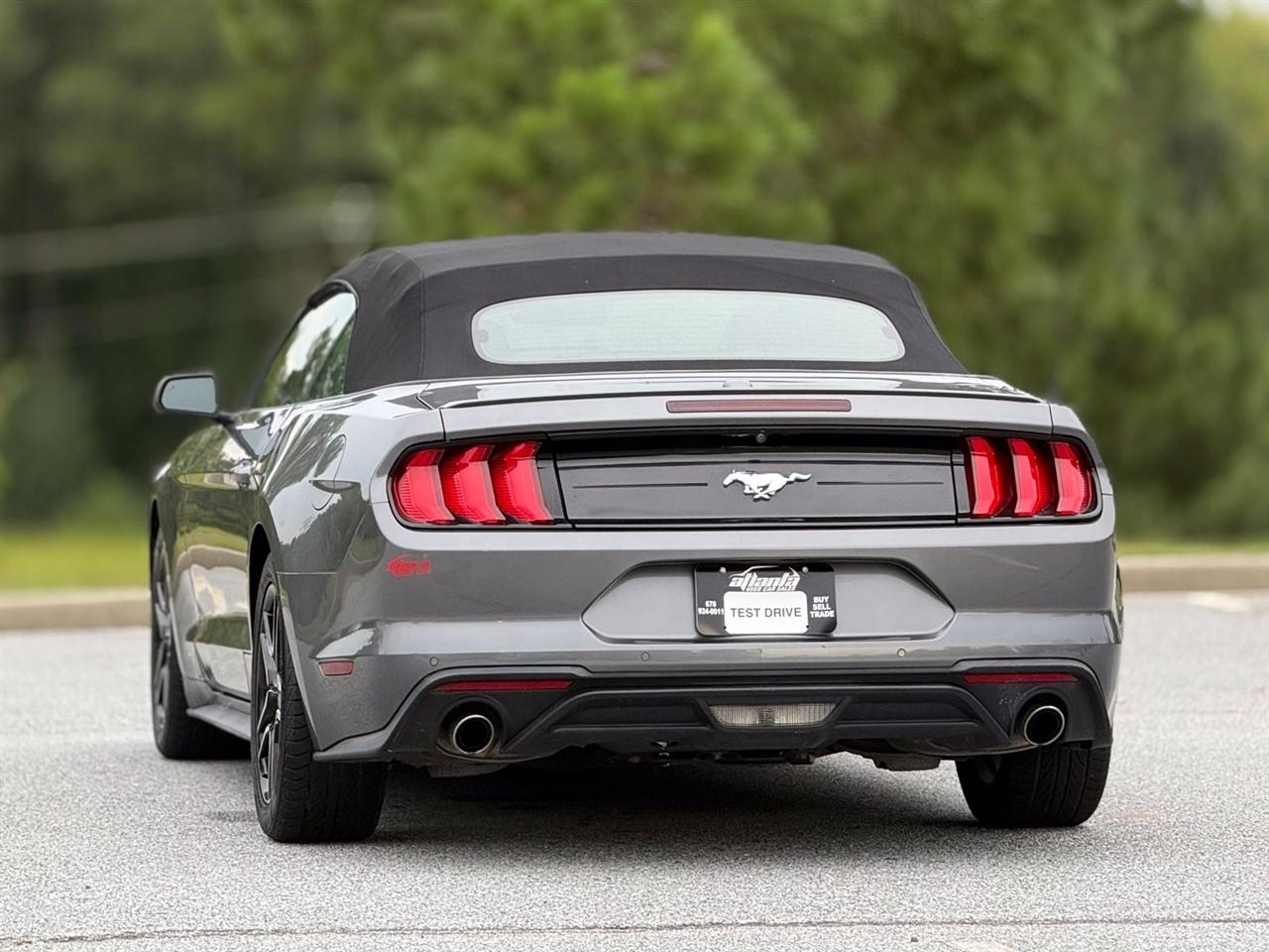Ford Mustang photo 5
