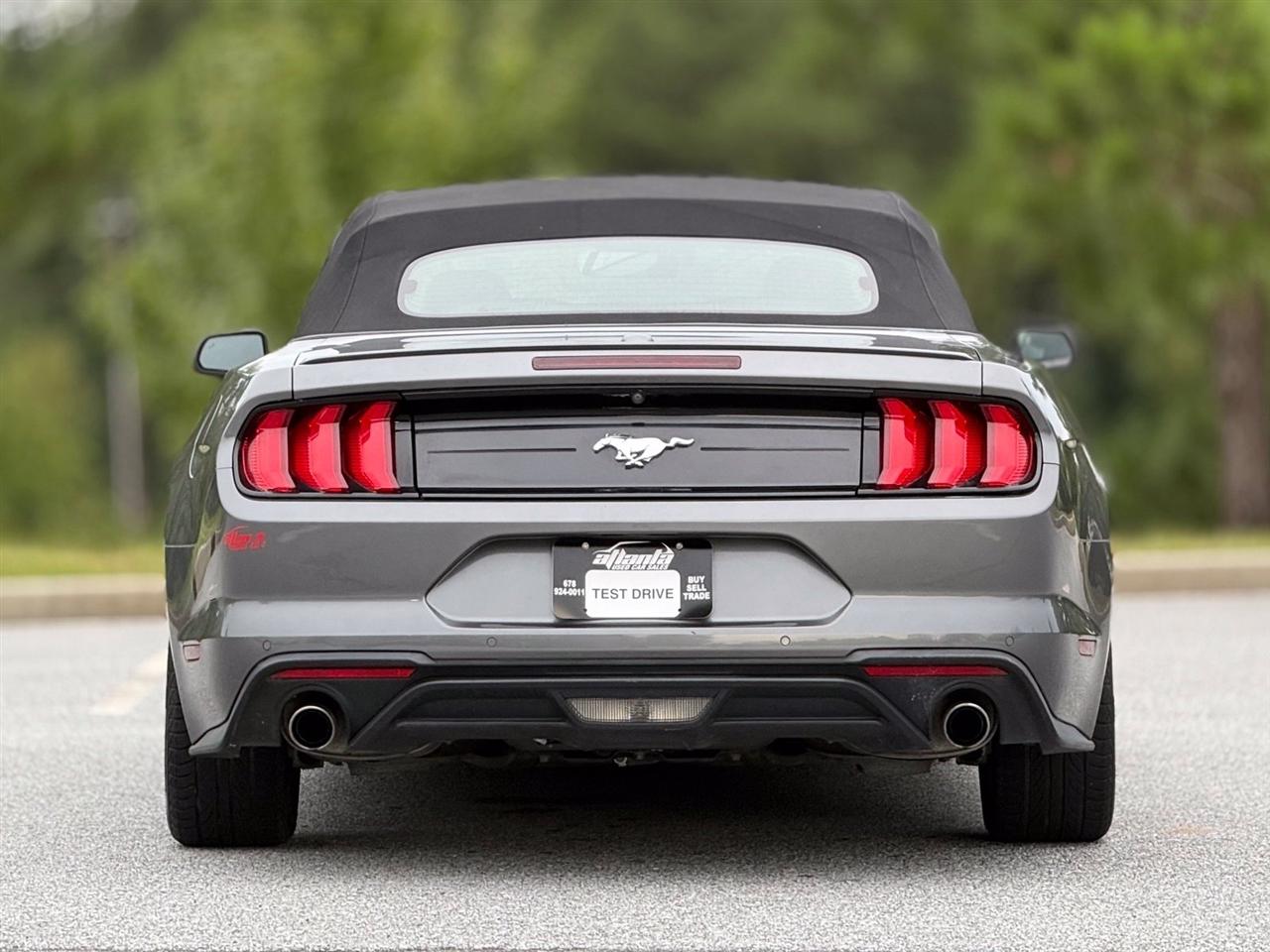 Ford Mustang photo 6