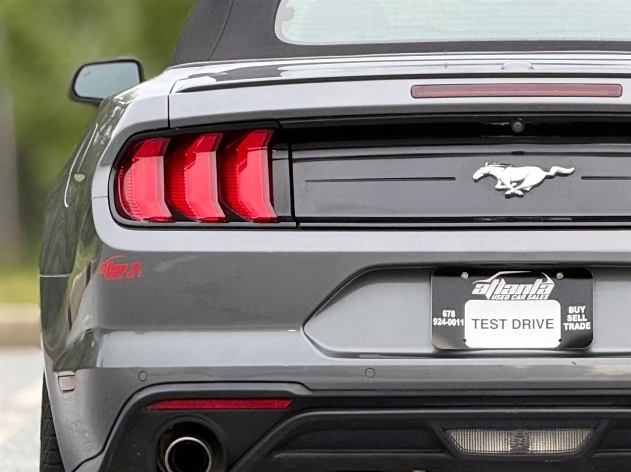 Ford Mustang photo 16