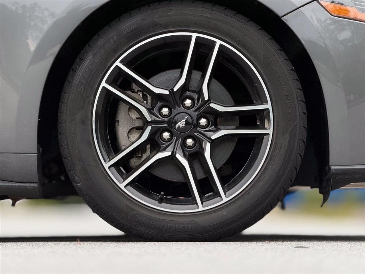 Ford Mustang photo 21