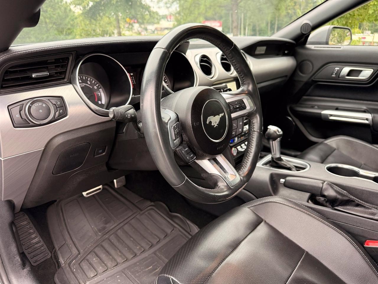 Ford Mustang photo 22