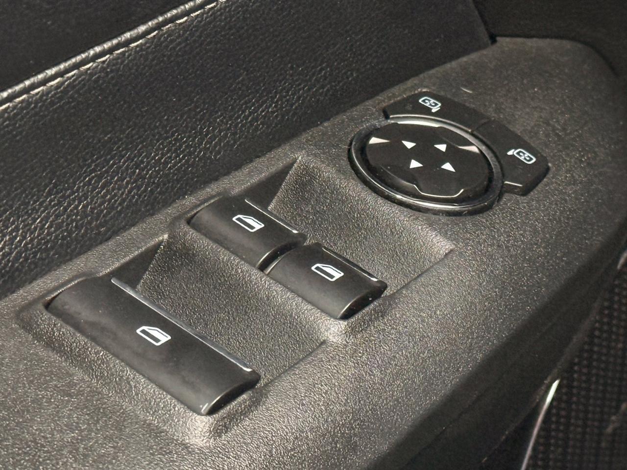 Ford Mustang photo 33