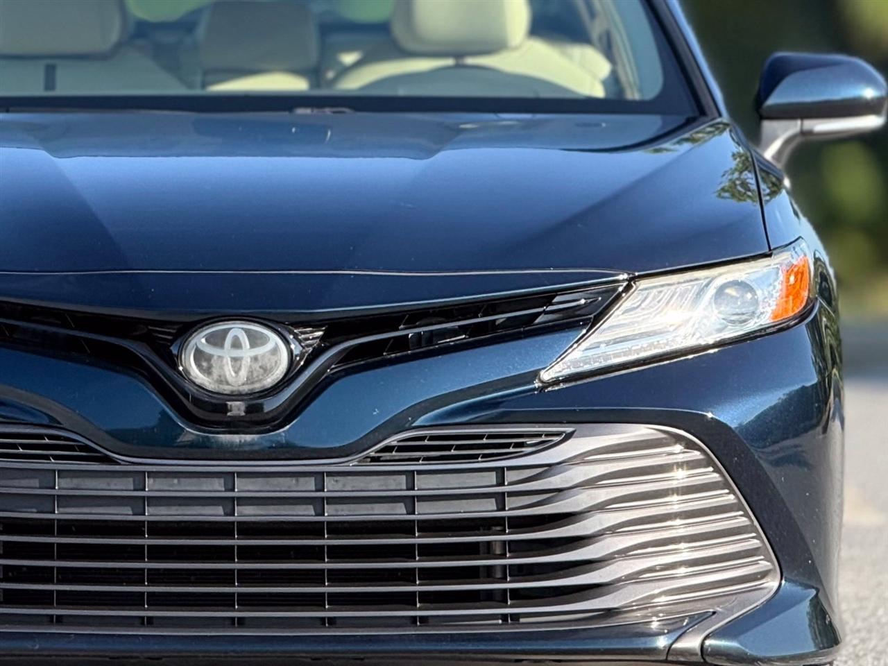 Toyota Camry  2019