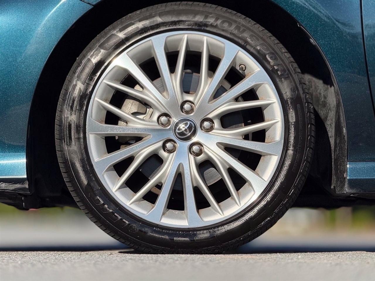 Toyota Camry  2019