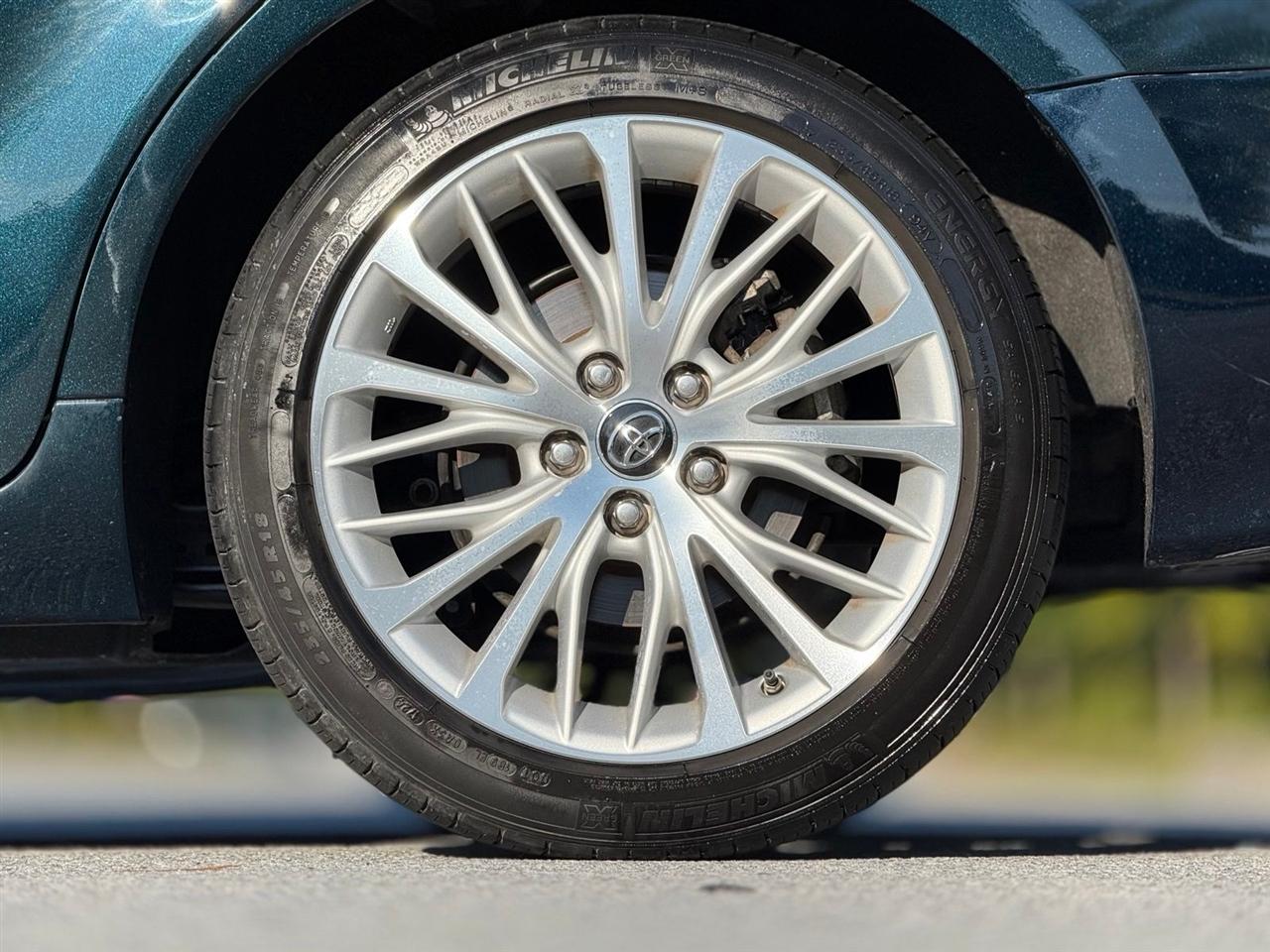 Toyota Camry  2019