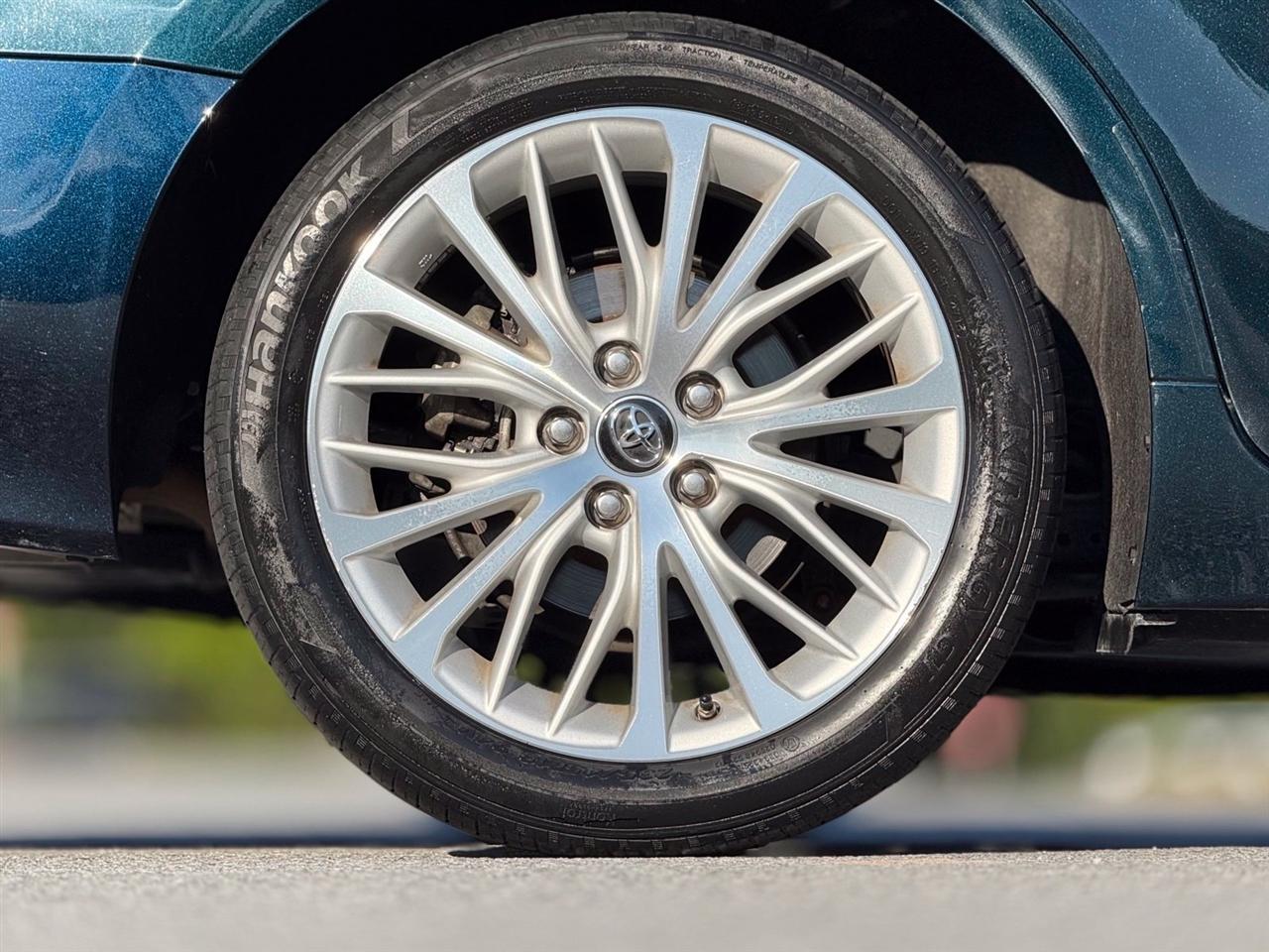Toyota Camry  2019