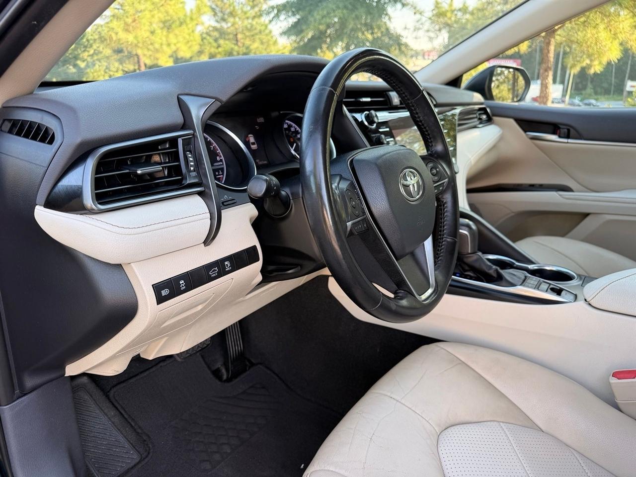 Toyota Camry  2019