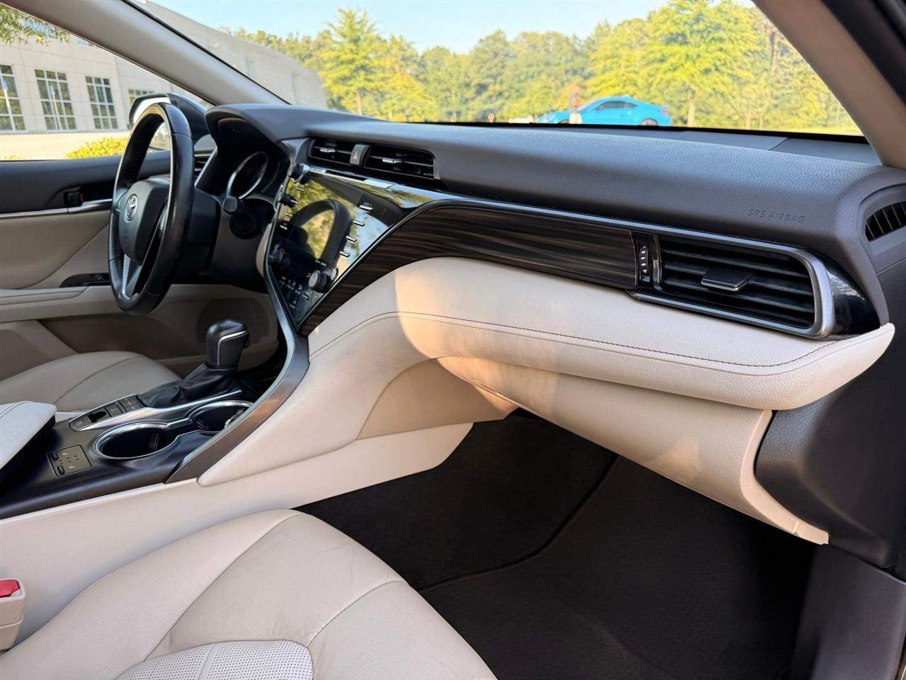 Toyota Camry  2019