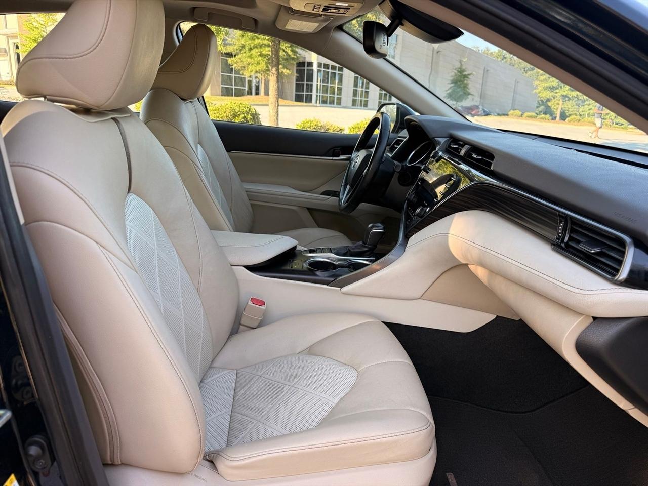 Toyota Camry  2019
