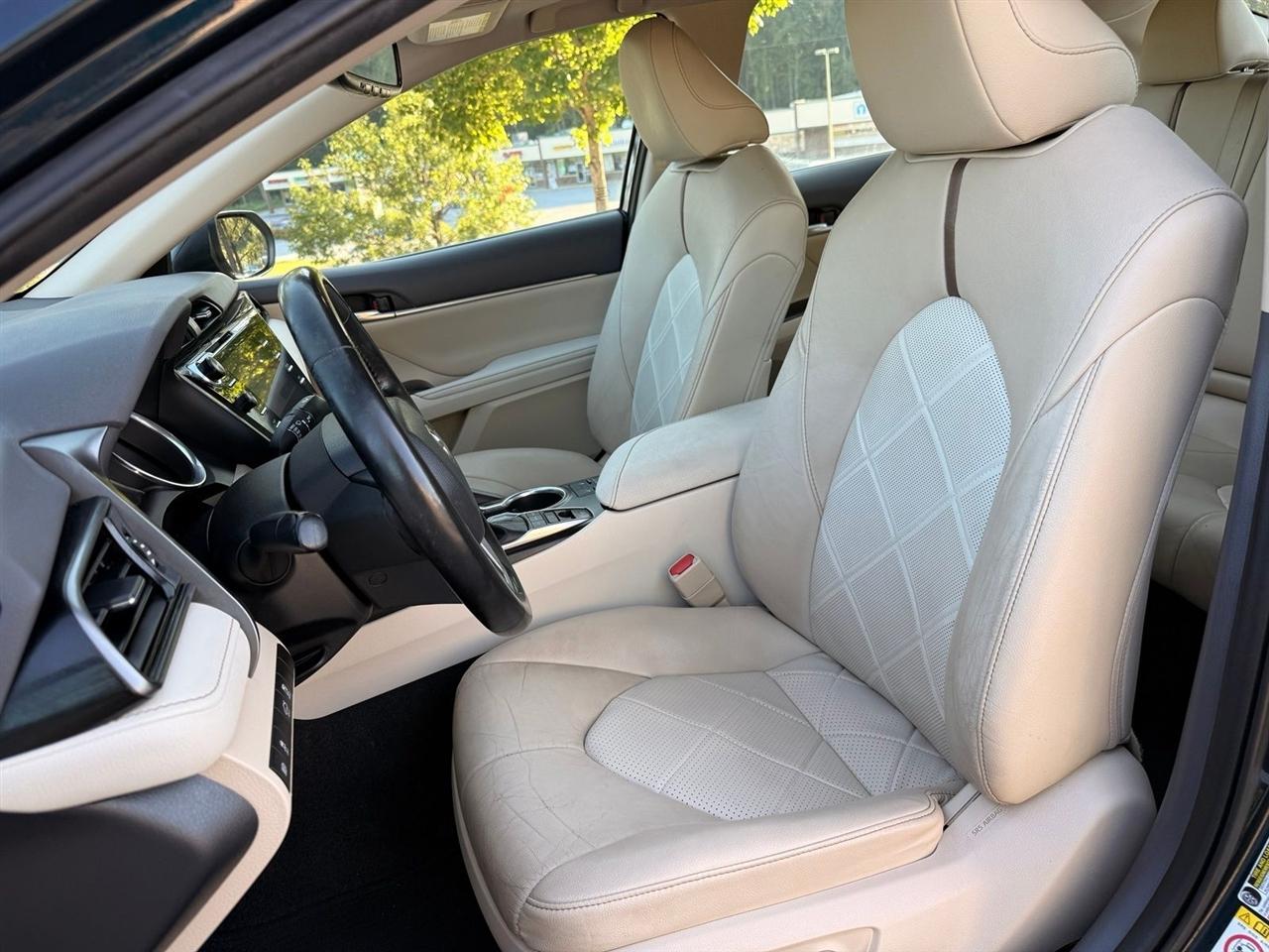 Toyota Camry  2019