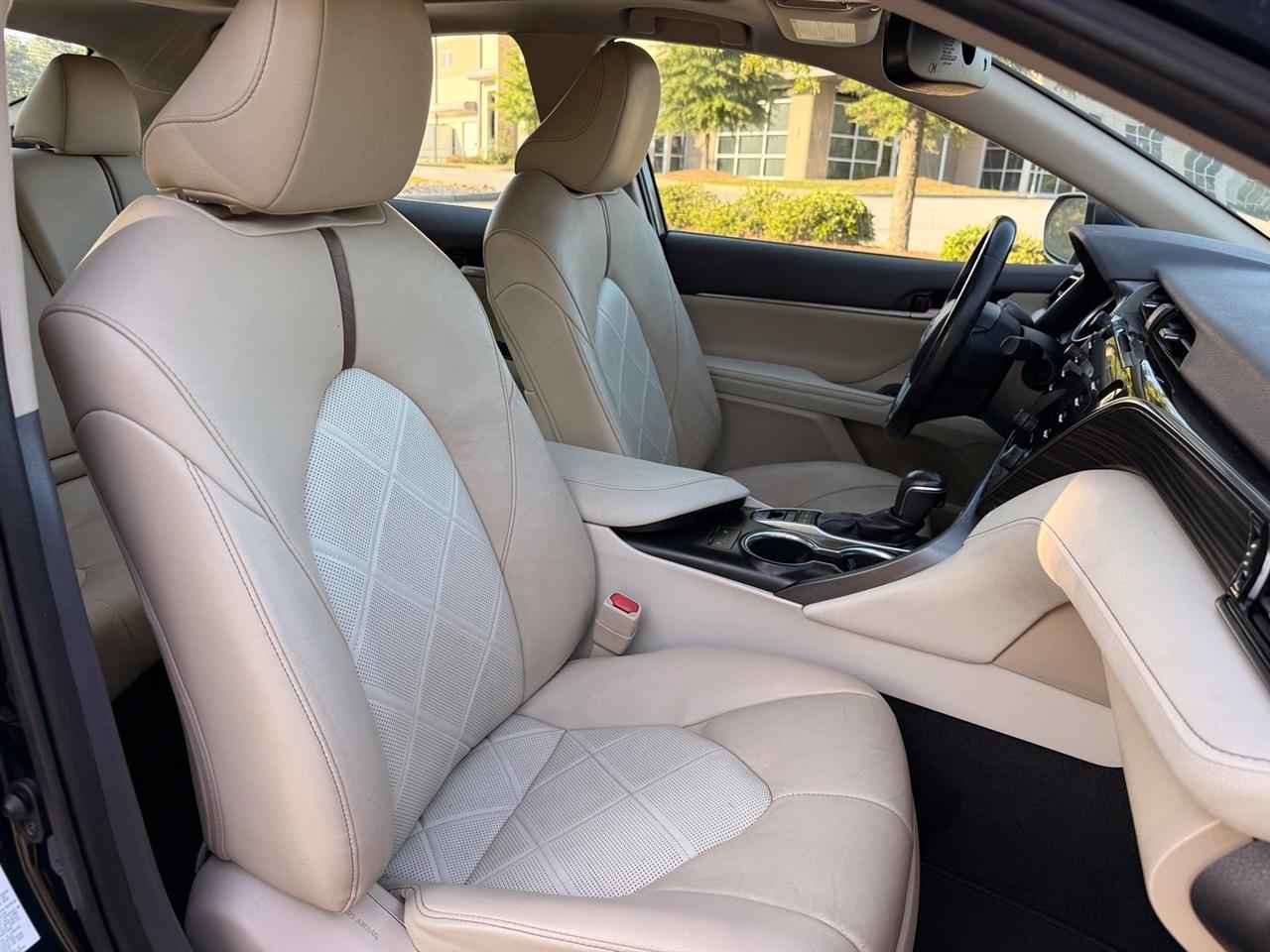 Toyota Camry  2019