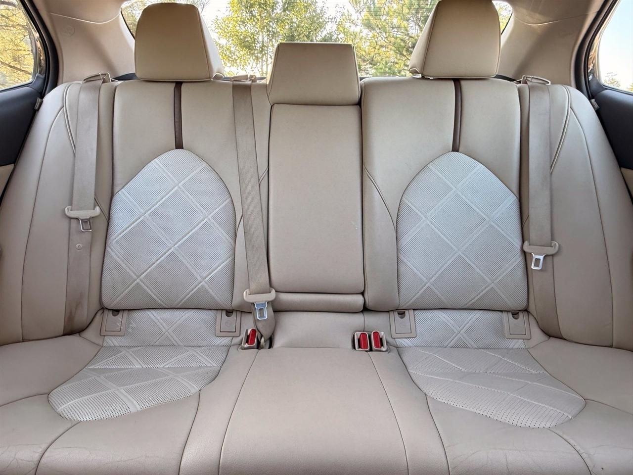 Toyota Camry  2019