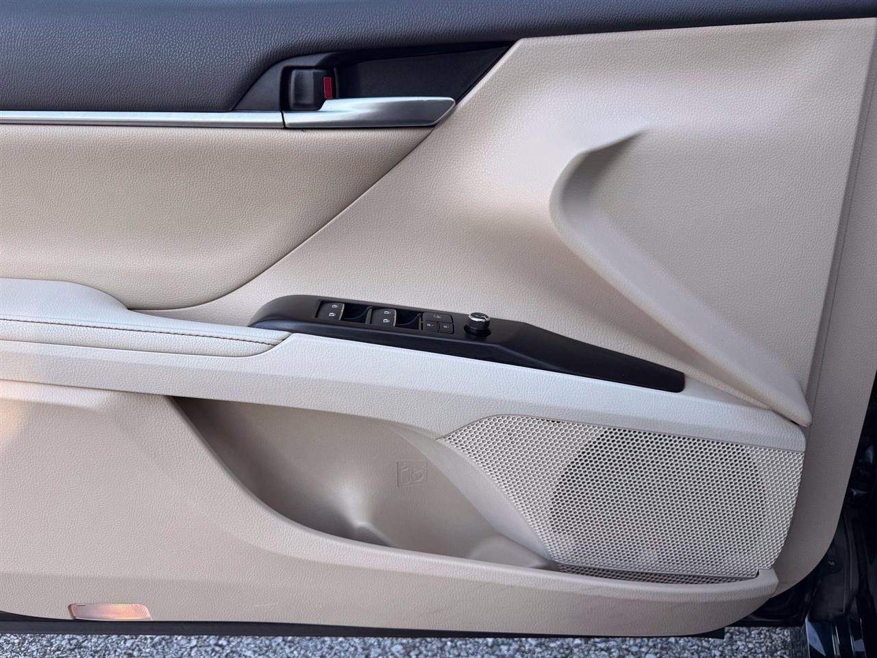 Toyota Camry  2019