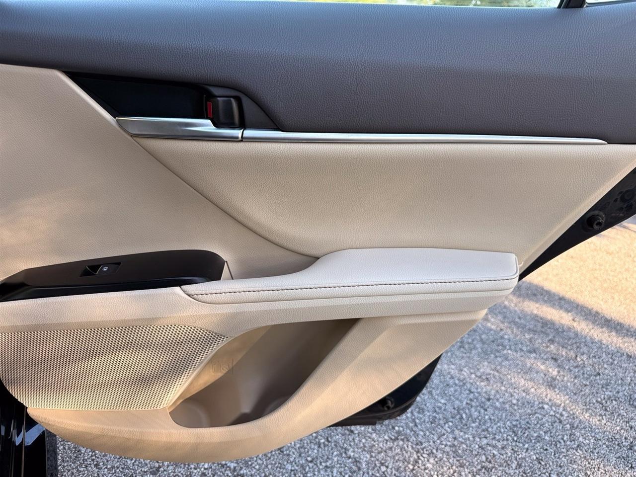 Toyota Camry  2019