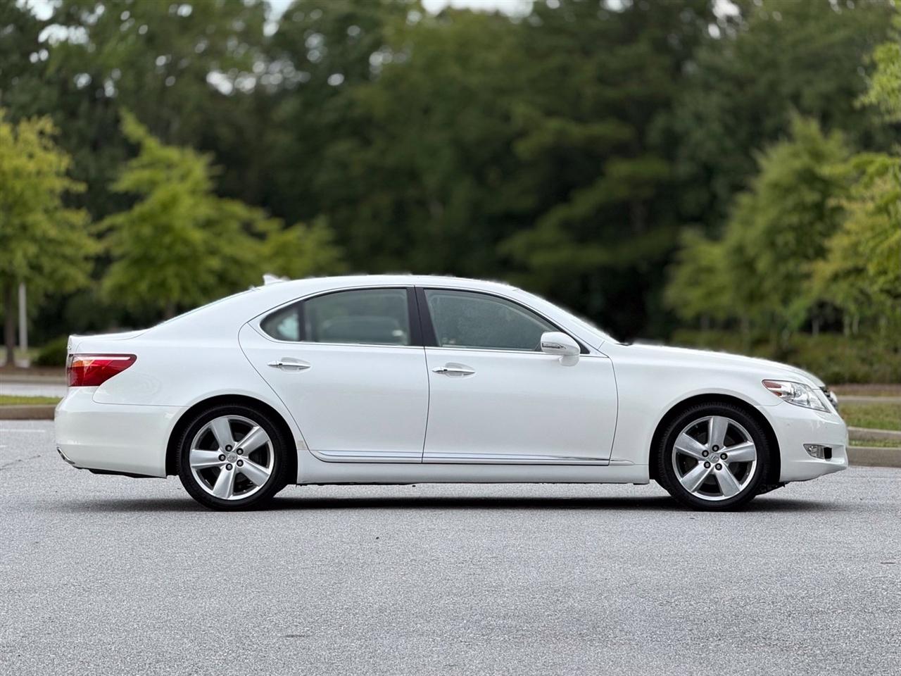 Lexus LS photo 12