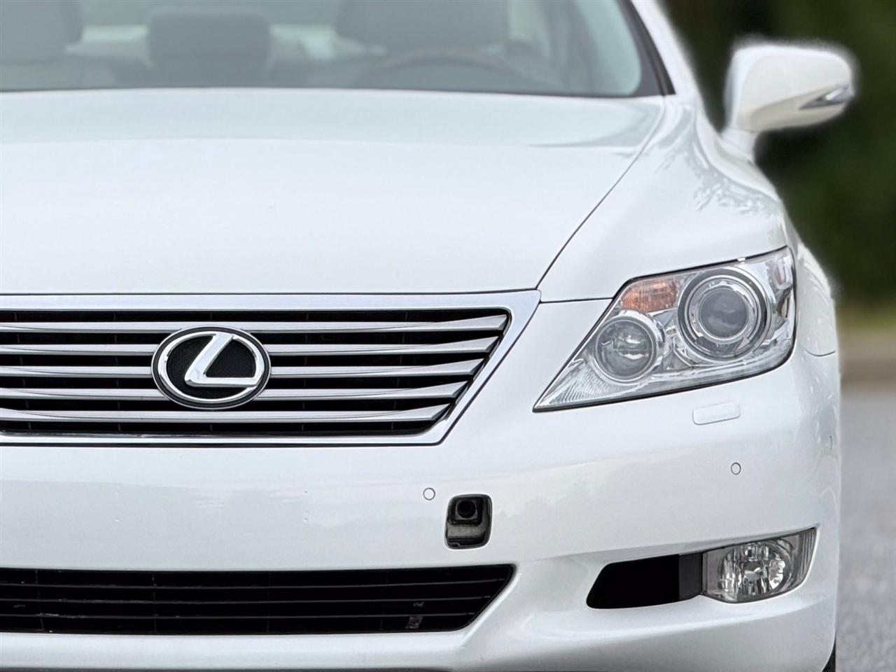 Lexus LS photo 15
