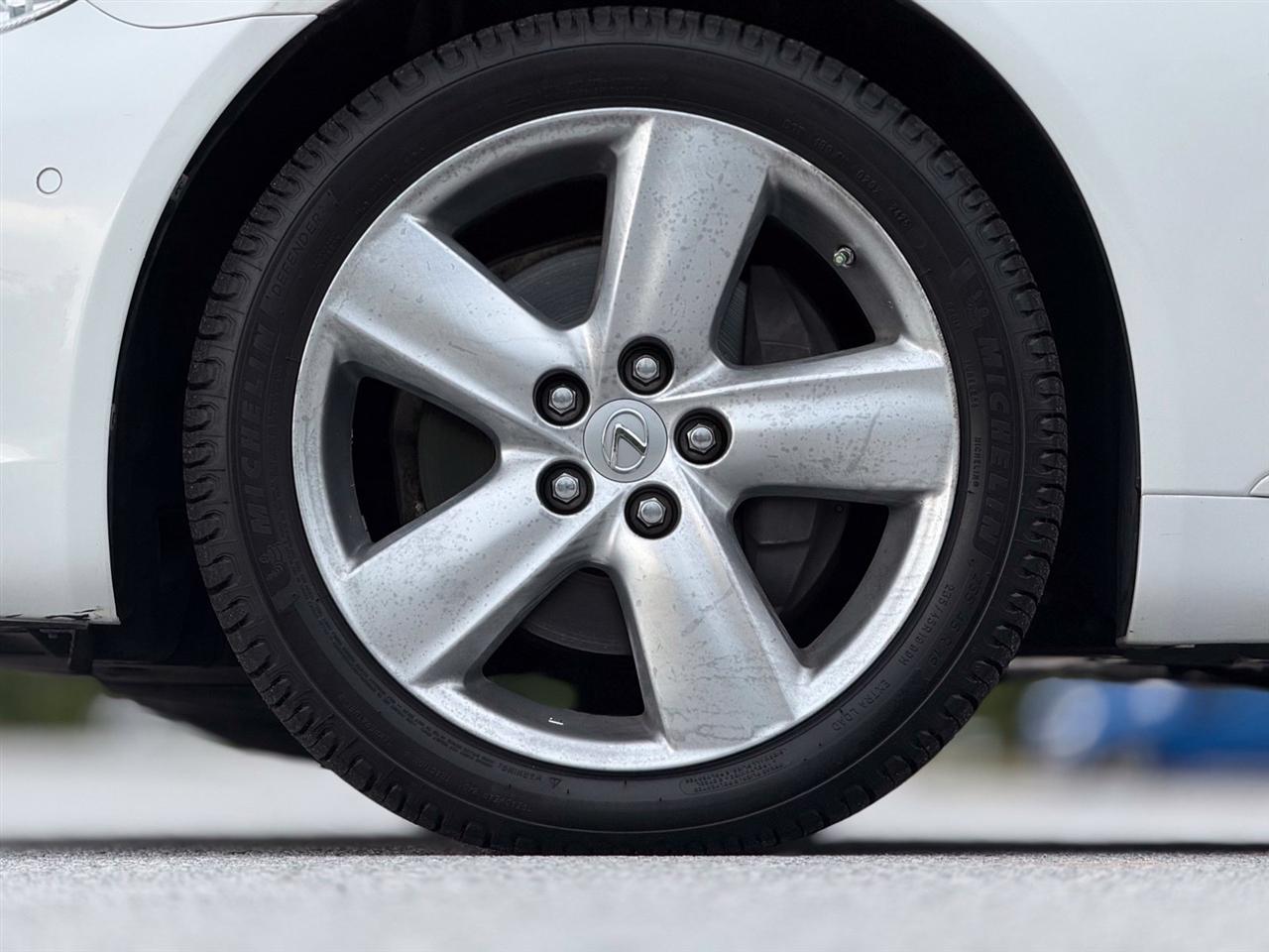 Lexus LS photo 18