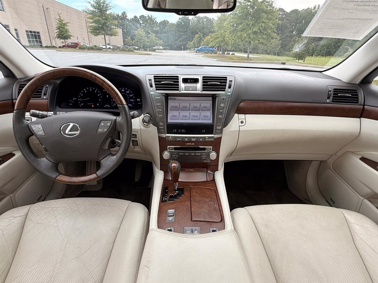 Lexus LS photo 23